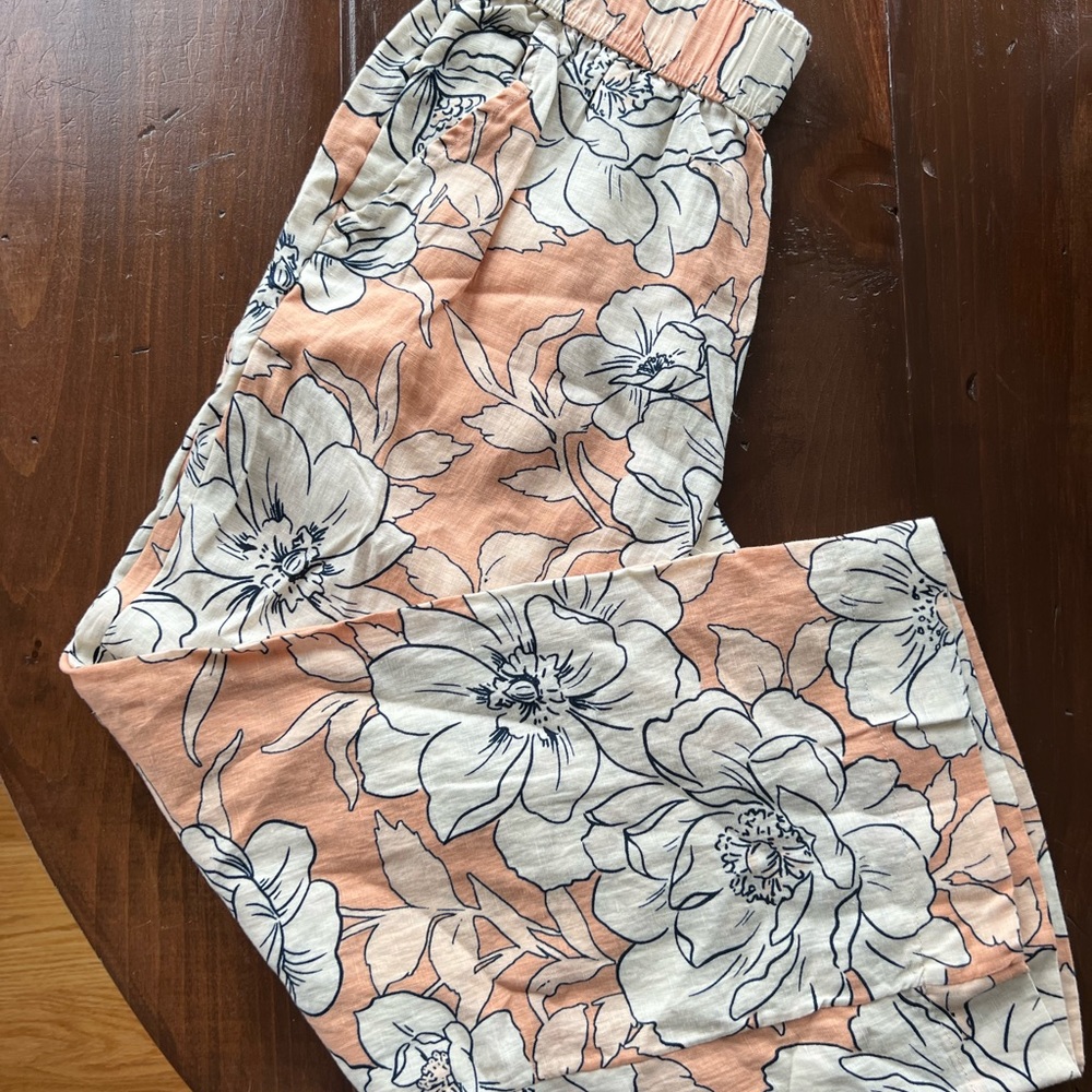 BNWT- 100% linen, wide-leg, capri pants